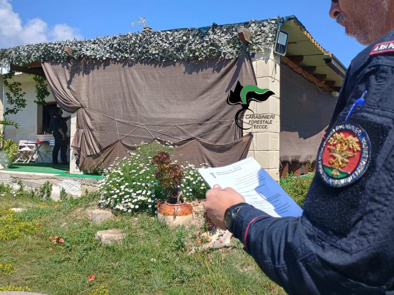 Scoperto un cantiere abusivo a San Foca, scattano i sigilli: denunciato un 54enne