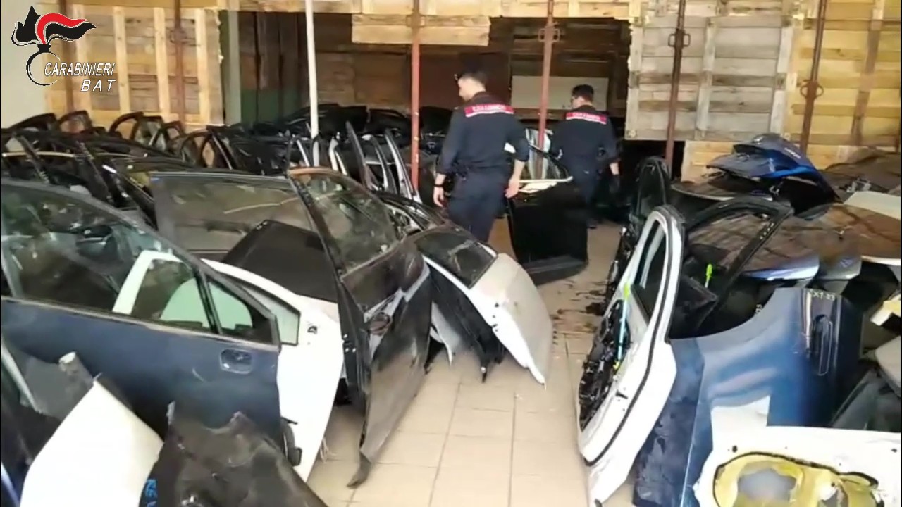 Da Barletta a Cerignola, il territorio al setaccio: trovati depositi con migliaia di pezzi di auto cannibalizzate – VIDEO