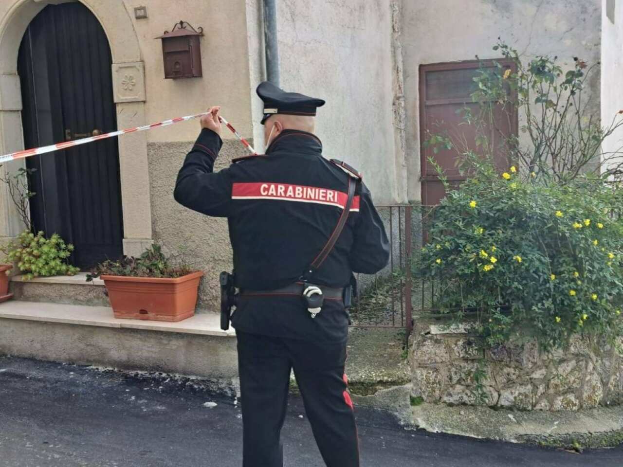 Escort uccisa a Legnano, il marito alle autorità: «Non l’ho uccisa io» Escort uccisa a Legnano, il marito alle autorità: «Non l’ho uccisa io»