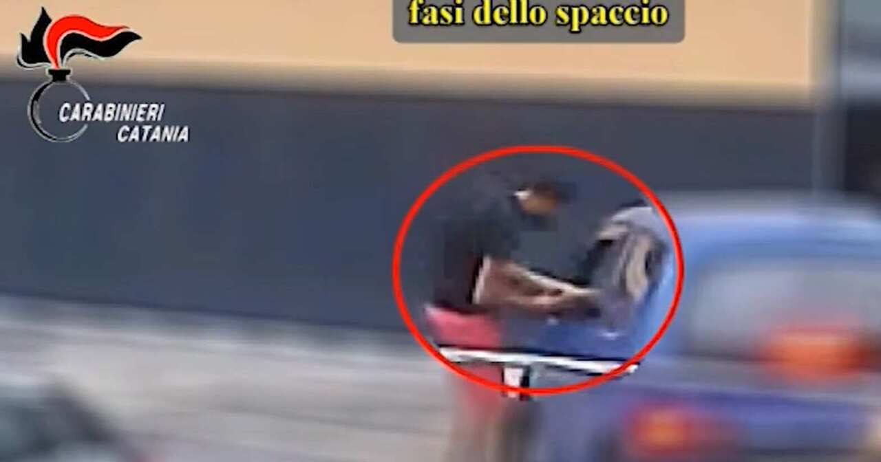 Blitz ad Acireale, 14 arresti per traffico di droga e armi legati al clan della rete Santapaola-Ercolano
