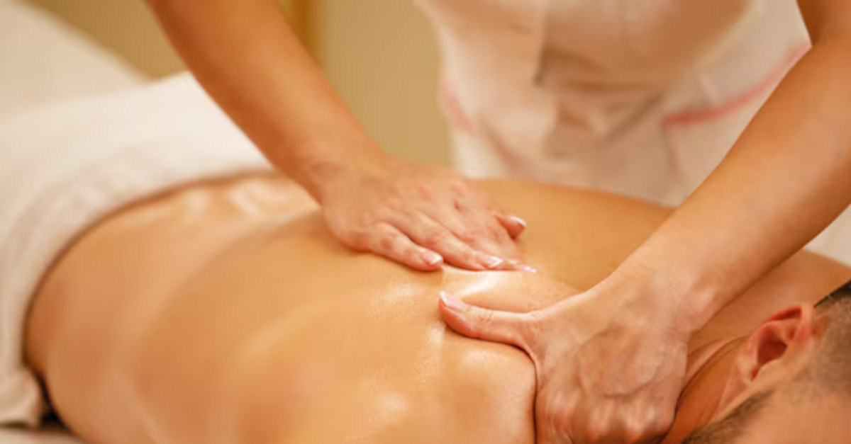 Bari, commercialista 55enne muore in un centro massaggi: indagata la proprietaria Bari, commercialista 55enne muore in un centro massaggi: indagata la proprietaria
