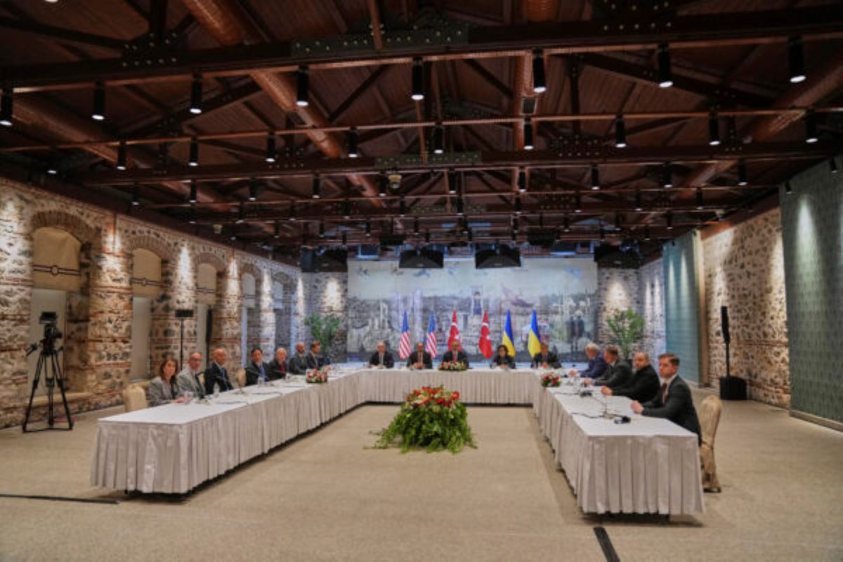 Ucraina-Russia, colloqui a Istanbul senza Putin e Zelensky: gelo tra le delegazioni