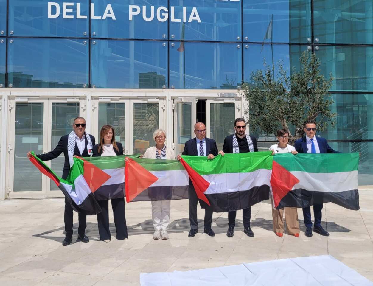 Puglia, la questione palestinese arriva in Consiglio regionale: «Non si può tacere davanti a una strage atroce»