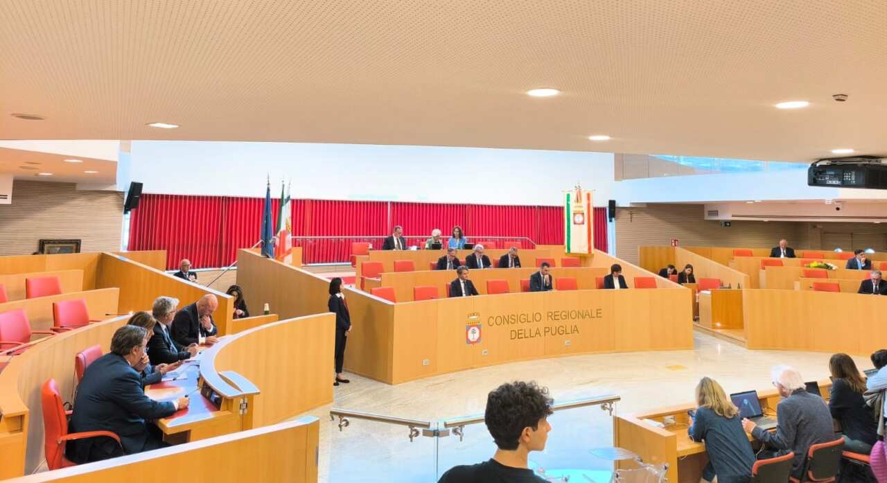 Regionali in Puglia, liste Pd nelle mani di Schlein: e nella Bat in pole c’è De Santis