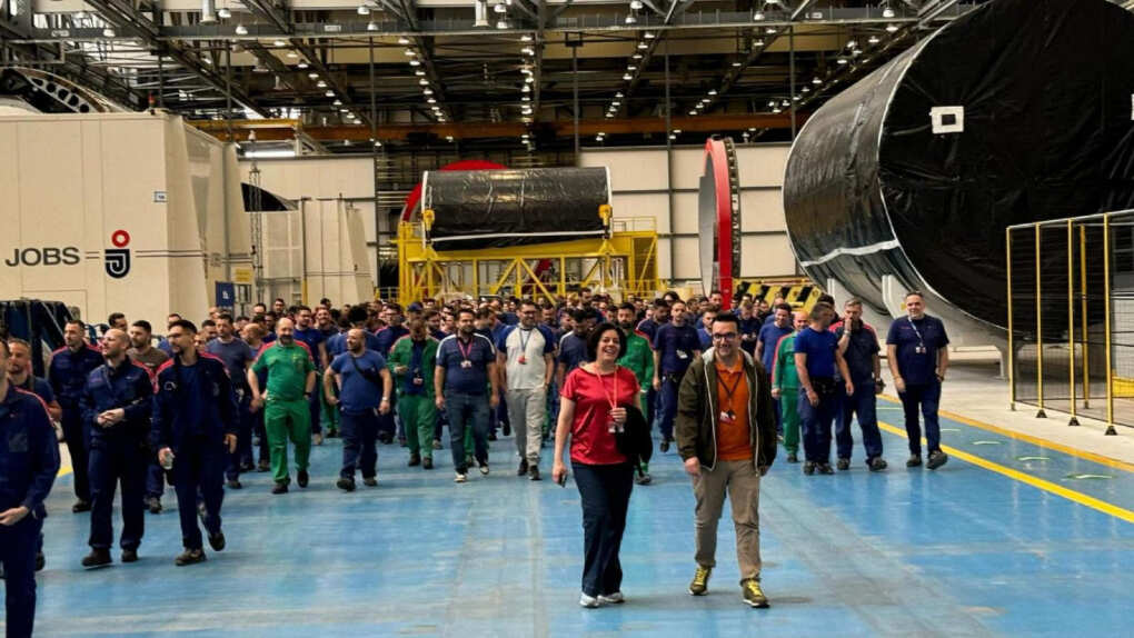 Grottaglie, una delegazione del fondo Pif visita lo stabilimento Leonardo: lavoratori in corteo Grottaglie, una delegazione del fondo Pif visita lo stabilimento Leonardo: lavoratori in corteo