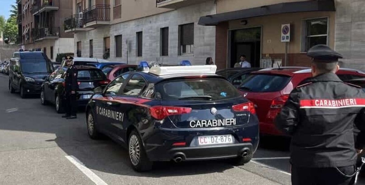 Legnano, una donna trovata morta in casa: è stata uccisa con una coltellata alla schiena Legnano, una donna trovata morta in casa: è stata uccisa con una coltellata alla schiena