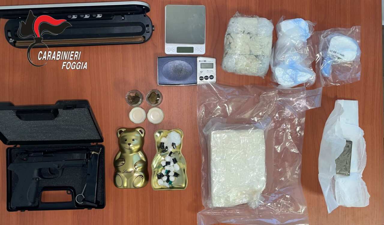 Troia, è ai domiciliari ma in casa nasconde oltre un chilo di droga: arrestato un 44enne – VIDEO