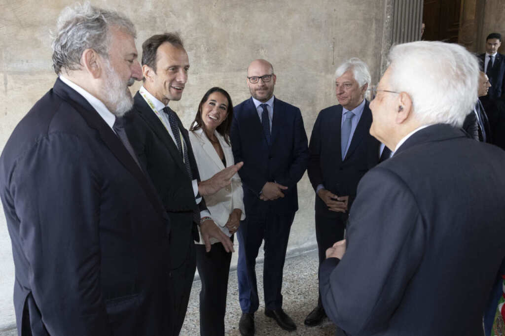 Emiliano al Festival delle Regioni: «Il Sud è leva per l’Italia». E a Mattarella: «Riferimento per il Paese» – VIDEO