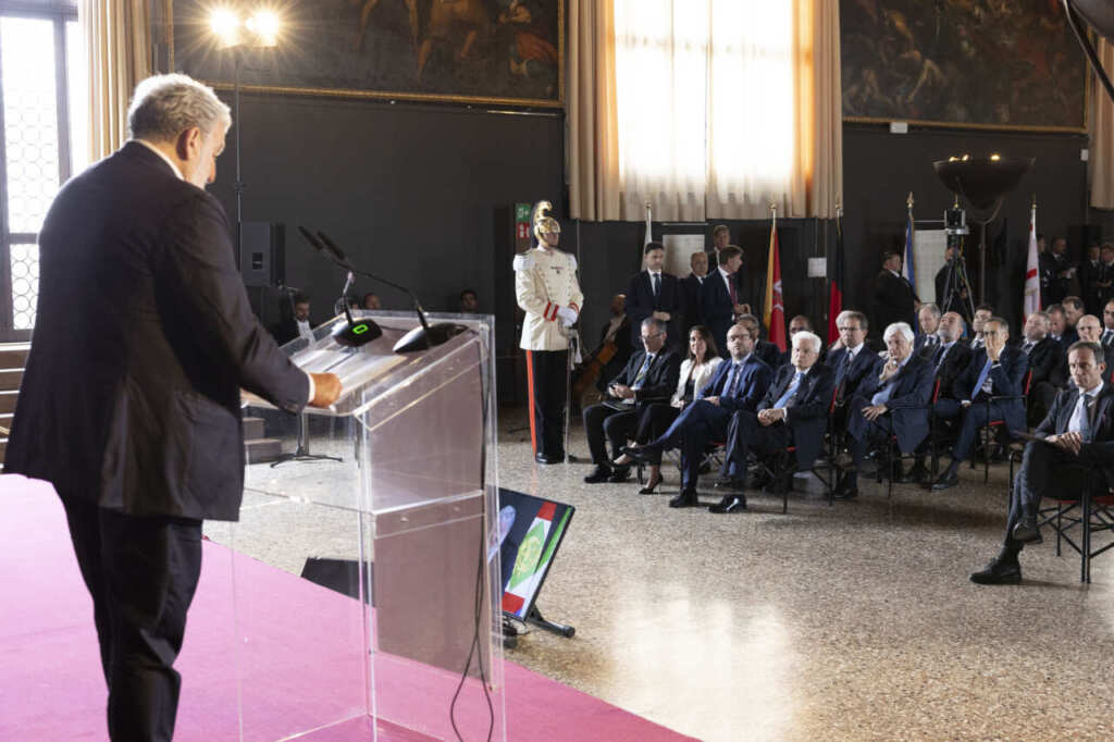 Emiliano al Festival delle Regioni: «Il Sud è leva per l’Italia». E a Mattarella: «Riferimento per il Paese» – VIDEO