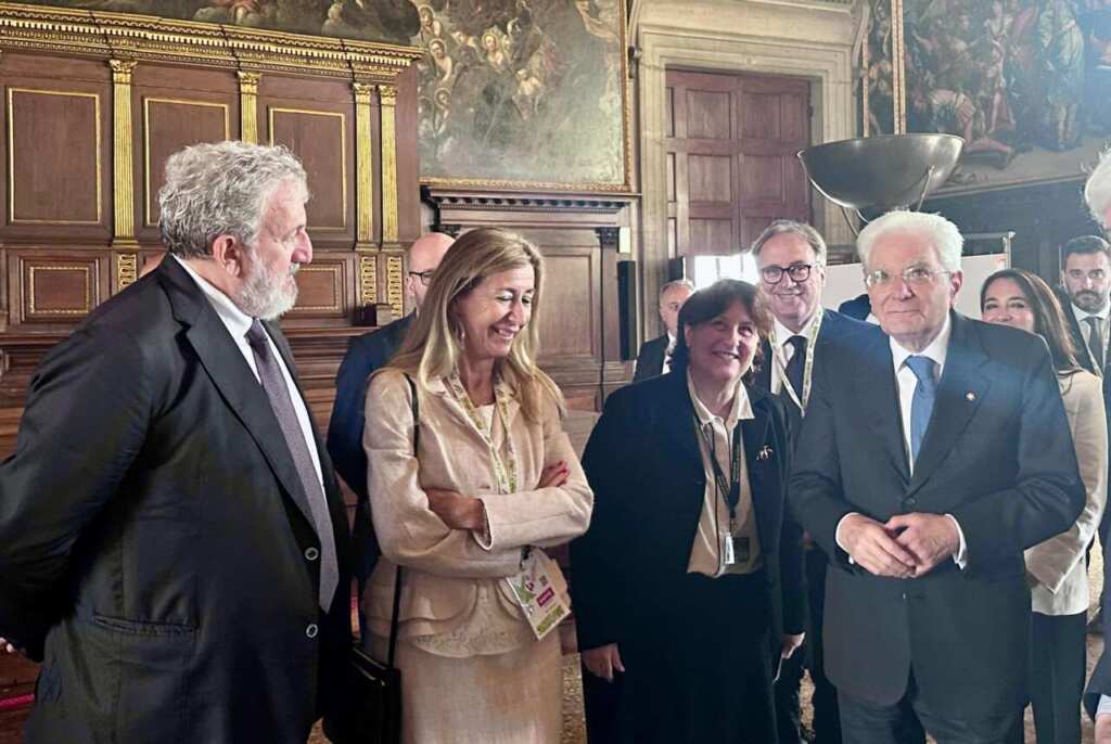 Emiliano al Festival delle Regioni: «Il Sud è leva per l’Italia». E a Mattarella: «Riferimento per il Paese» – VIDEO