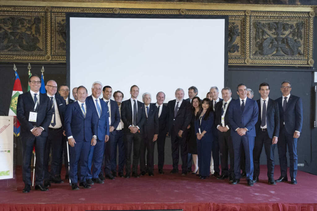 Emiliano al Festival delle Regioni: «Il Sud è leva per l’Italia». E a Mattarella: «Riferimento per il Paese» – VIDEO