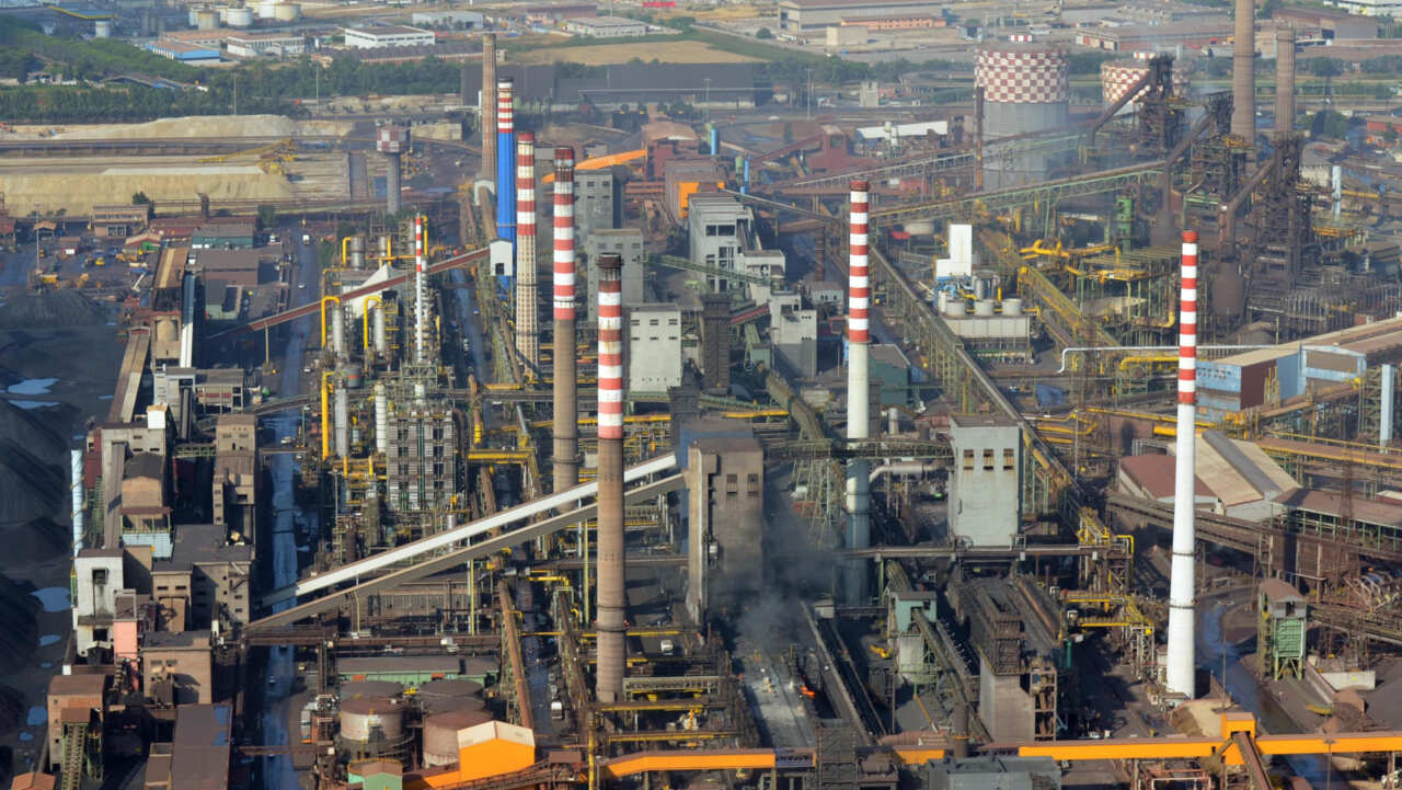 Ex Ilva, il giorno della verità su cassa integrazione e vendita: il Governo incontra i sindacati Ex Ilva, il giorno della verità su cassa integrazione e vendita: il Governo incontra i sindacati