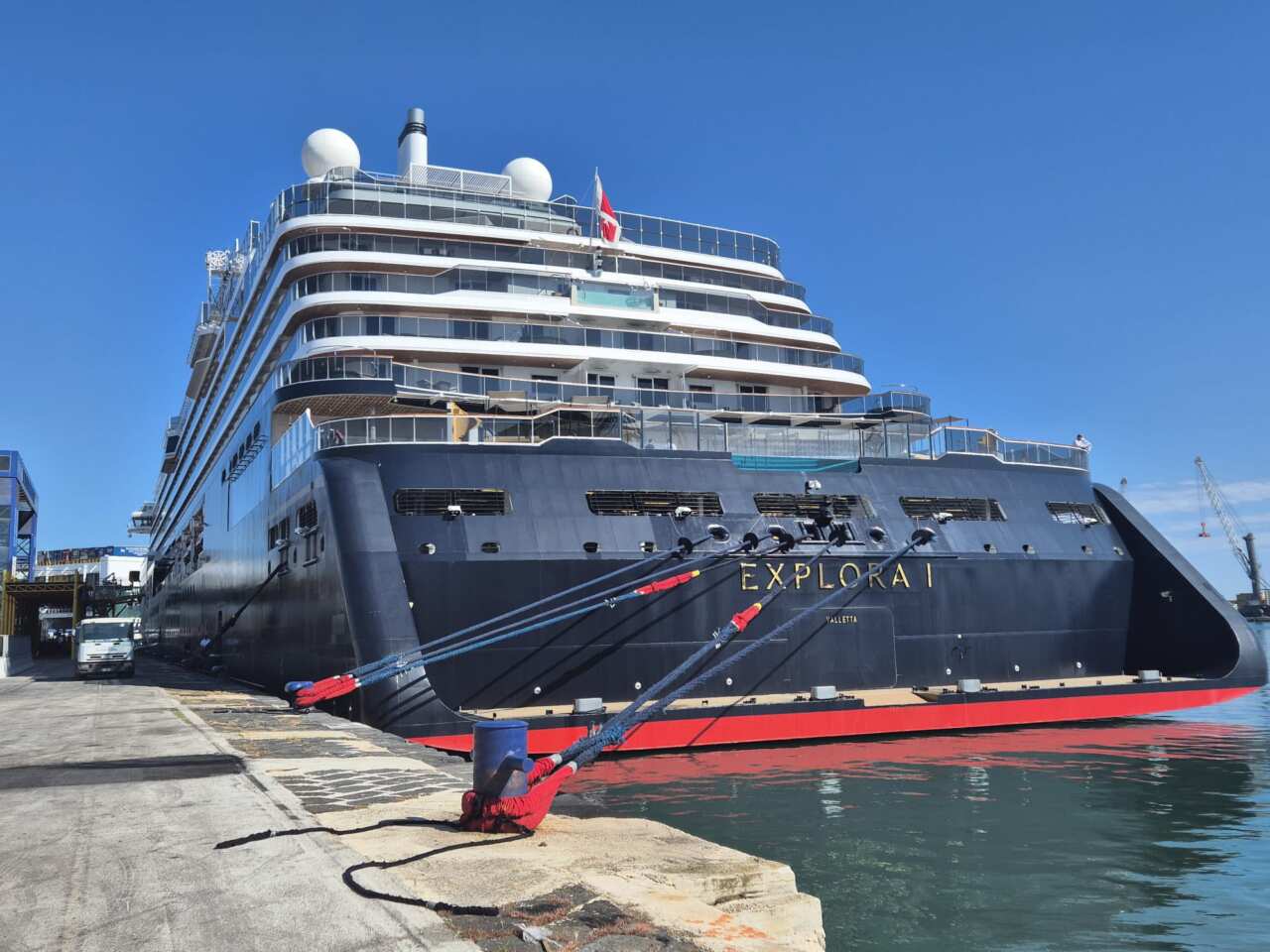 In porto a Bari la Explora I, crociera di lusso di Msc con a bordo più di 650 passeggeri In porto a Bari la Explora I, crociera di lusso di Msc con a bordo più di 650 passeggeri