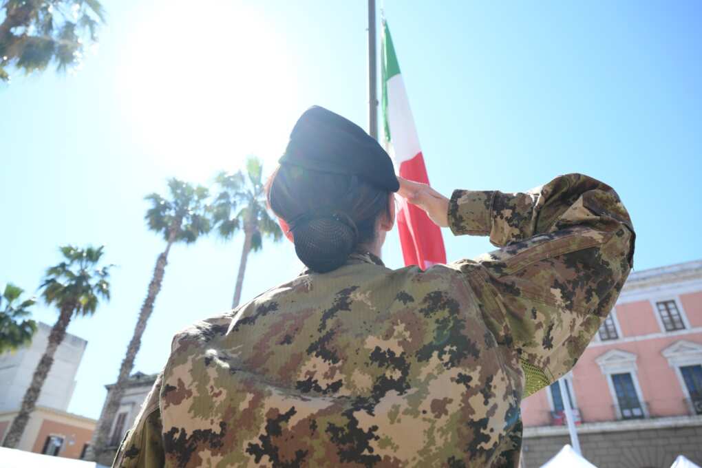 Bari, via alla festa per i 164 anni dell’Esercito: apre il Villaggio in piazza della Libertà – VIDEO