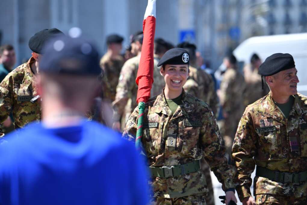 Bari, via alla festa per i 164 anni dell’Esercito: apre il Villaggio in piazza della Libertà – VIDEO