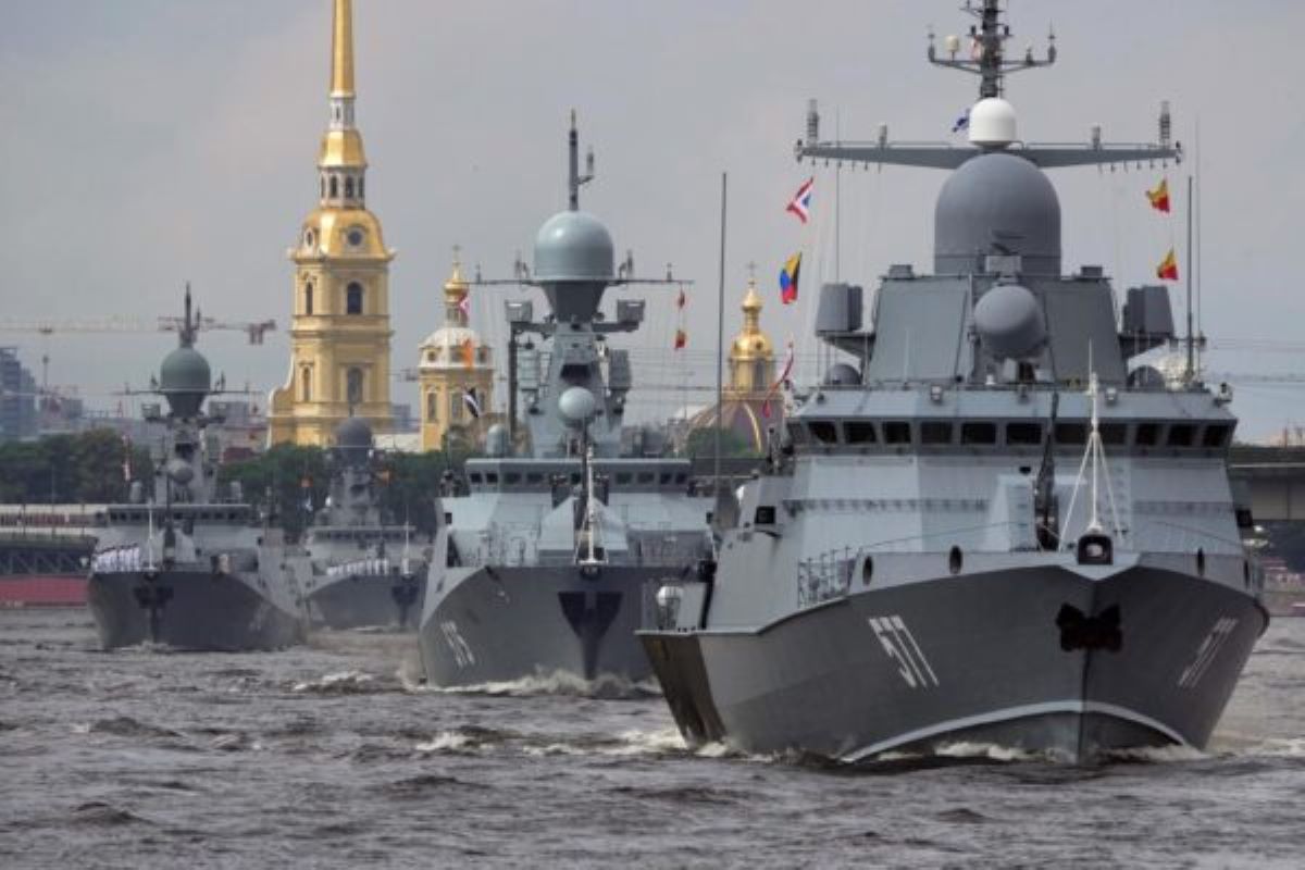 Sanzioni alla Russia, Ue vara il 17° pacchetto: pressing su Usa dopo il dialogo Trump-Putin Sanzioni alla Russia, Ue vara il 17° pacchetto: pressing su Usa dopo il dialogo Trump-Putin