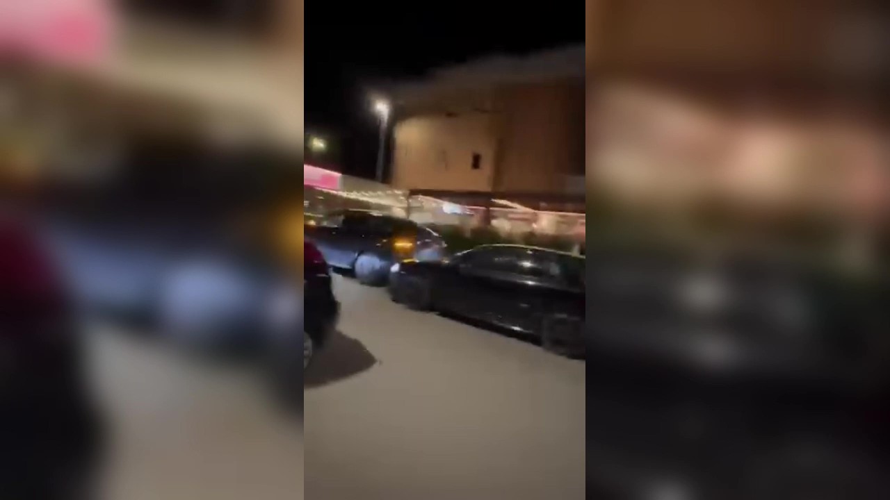 Choc a Foggia, rubano un’auto sotto gli occhi del proprietario: la scena ripresa con un cellulare – VIDEO Choc a Foggia, rubano un’auto sotto gli occhi del proprietario: la scena ripresa con un cellulare – VIDEO