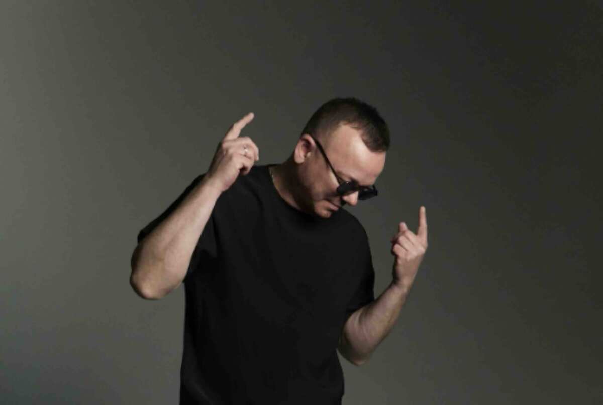 Road to Battiti, Gigi D’Alessio è pronto a far cantare Manfredonia con il suo nuovo singolo “Rosa e Lacrime”