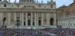 San Pietro, la piazza piena di fedeli per la prima domenica di papa Leone: «Mai più la guerra»