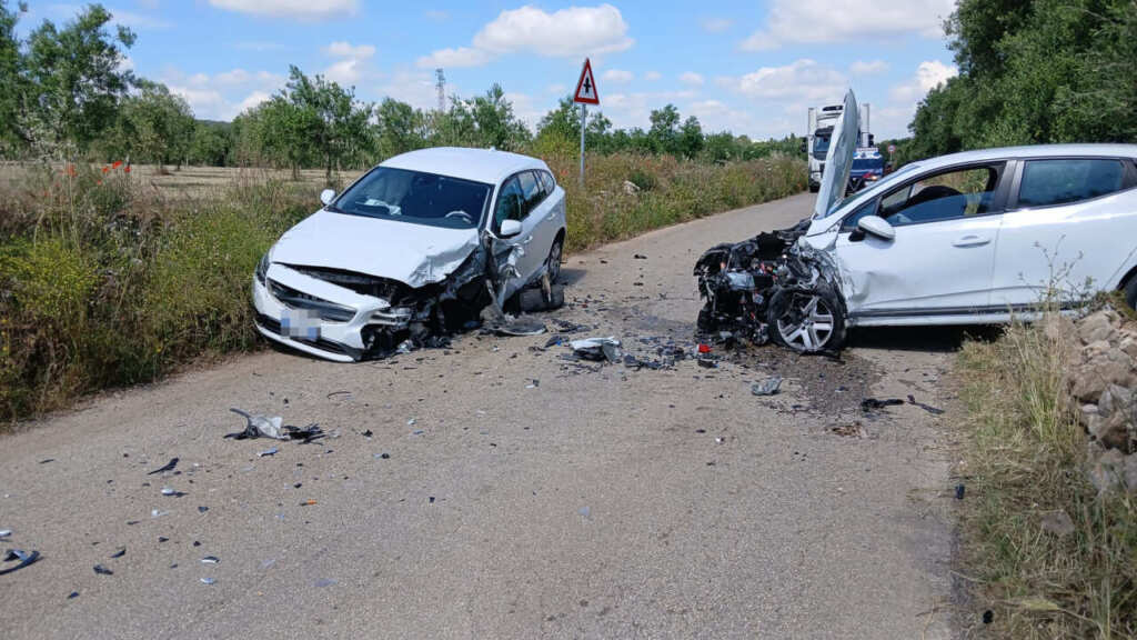 Scontro tra due auto tra Cassano delle Murge e Mellitto, due feriti: grave una donna