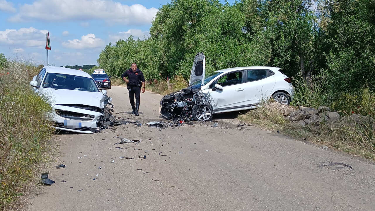 Scontro tra due auto tra Cassano delle Murge e Mellitto, due feriti: grave una donna