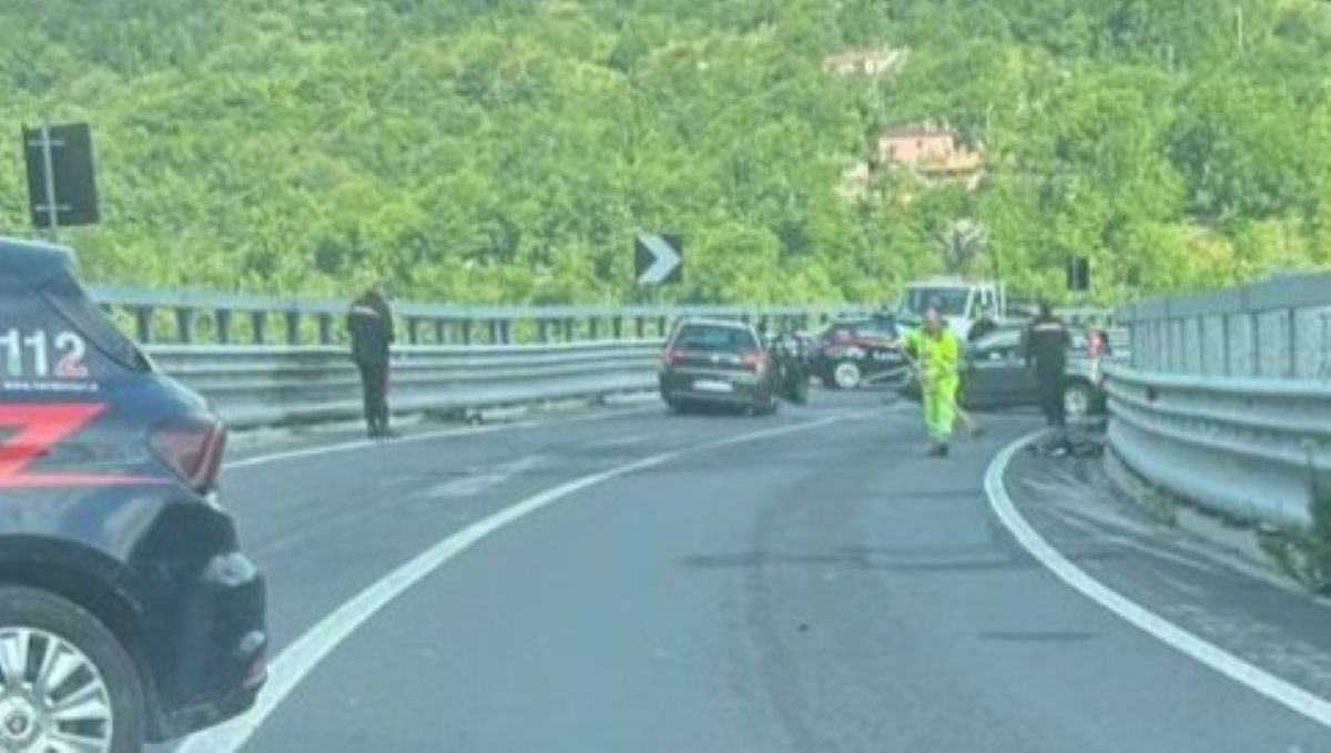 Incidente mortale sulla statale nel Potentino: 23enne arrestato per omicidio stradale Incidente mortale sulla statale nel Potentino: 23enne arrestato per omicidio stradale