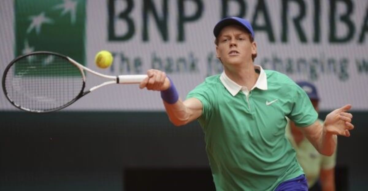 Sinner show al Roland Garros, travolge Lehecka e vola agli ottavi: attesa la sfida con Rublev Sinner show al Roland Garros, travolge Lehecka e vola agli ottavi: attesa la sfida con Rublev