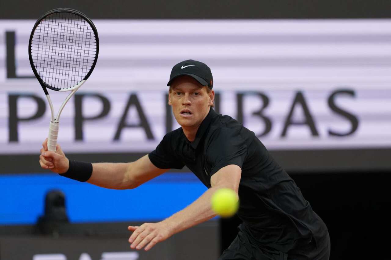 Internazionali d’Italia, Jannik Sinner conquista la semifinale: Ruud travolto in due set