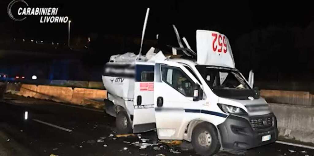Colpo a portavalori nel Livornese, fuggirono con 3milioni di euro: 11 arresti da Nord a Sud Colpo a portavalori nel Livornese, fuggirono con 3milioni di euro: 11 arresti da Nord a Sud
