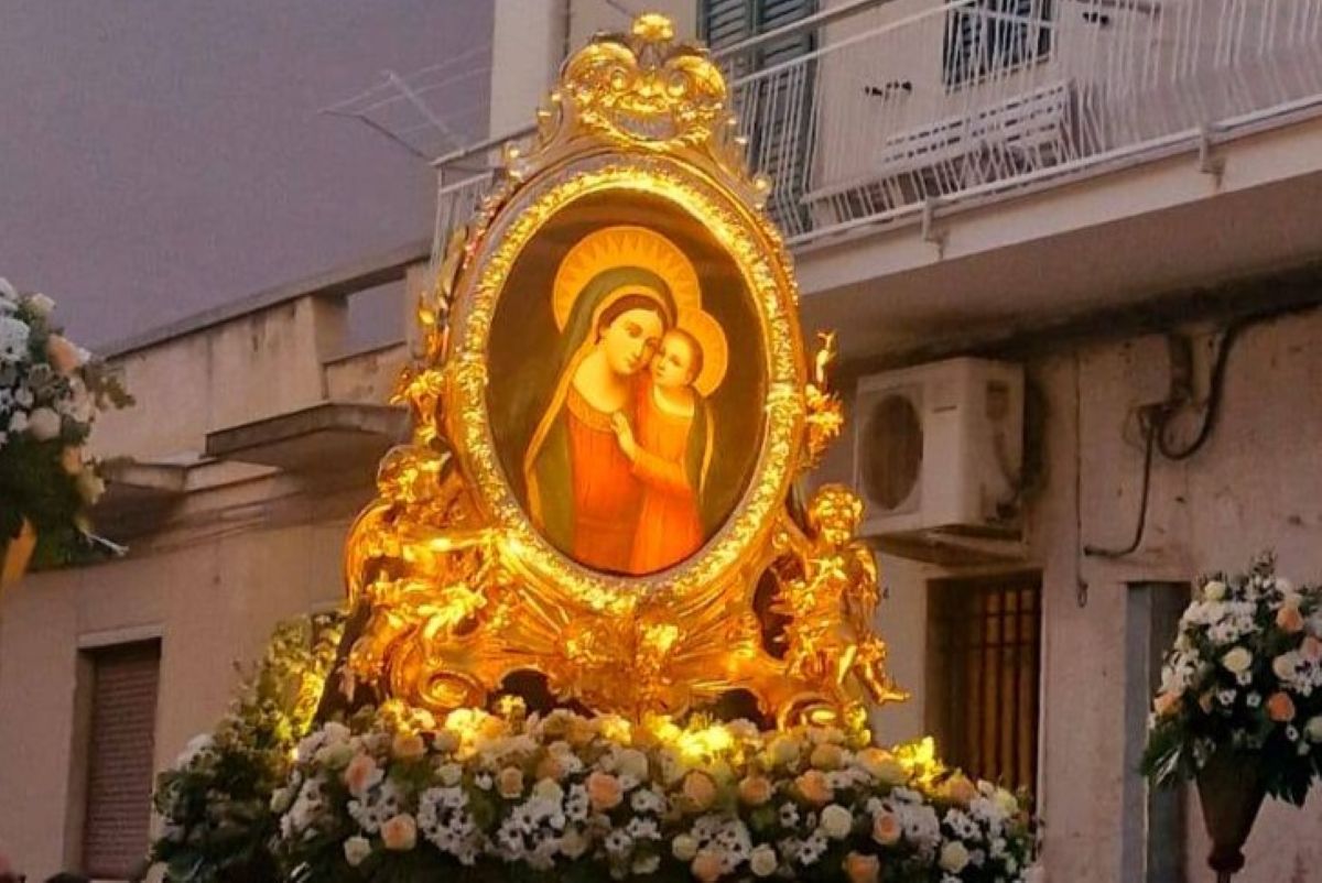 Ruvo di Puglia, la processione al buio in segno di solidarietà e vicinanza a Gaza