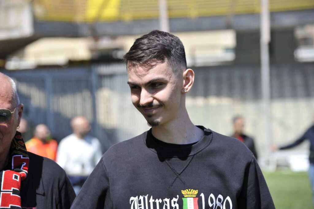 Foggia-Messina, l’abbraccio dello stadio Zaccheria a Matteo: il giovane sopravvissuto alla tragedia di Potenza