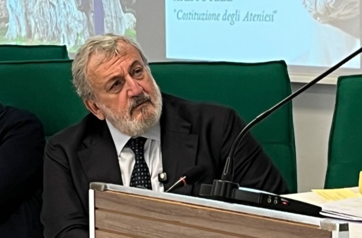 Emiliano chiude al terzo mandato: «Non mi riguarda, in Puglia c’è una nuova generazione» Emiliano chiude al terzo mandato: «Non mi riguarda, in Puglia c’è una nuova generazione»