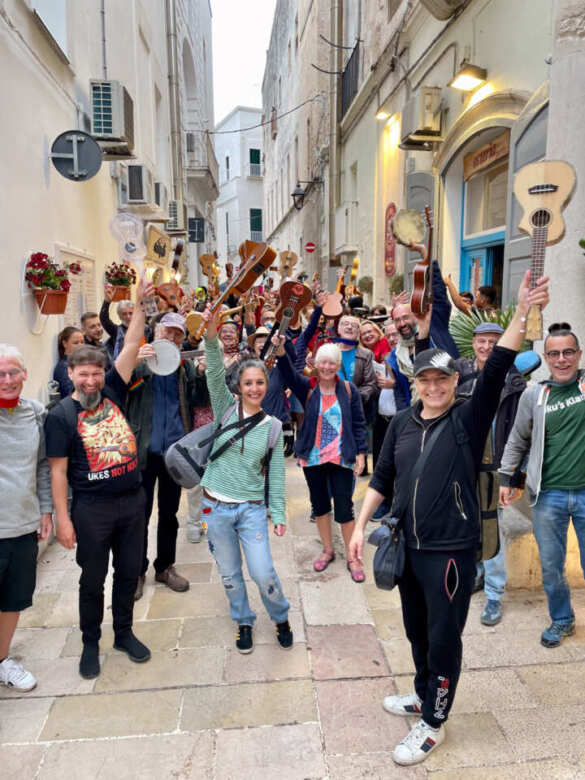 Monopoli capitale dell’ukulele, al via il “Monopolele Festival”: tra gli ospiti Gualazzi e Taimane – FOTO