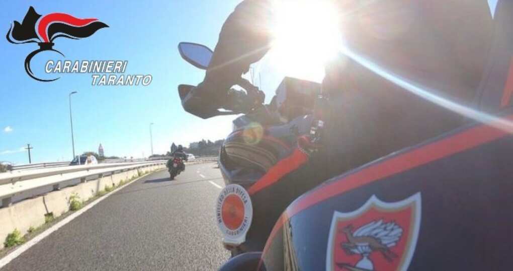 Taranto, grazie al Gps ritrovate in un condominio due moto rubate: restituite ai proprietari Taranto, grazie al Gps ritrovate in un condominio due moto rubate: restituite ai proprietari