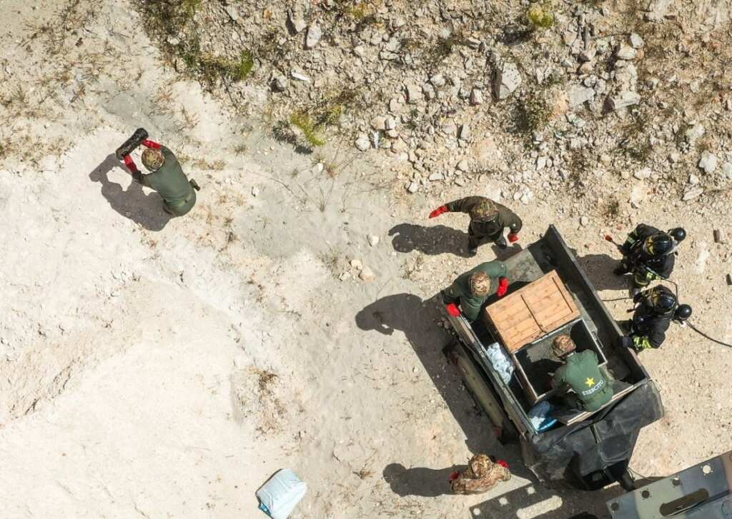 Molfetta, trovate 10 bombe della seconda guerra mondiale nel porto: l’area bonificata da Esercito e Marina – FOTO