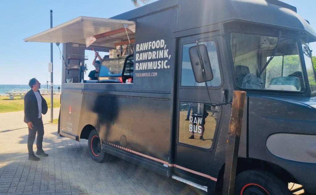 Bari, la spiaggia di Pane e Pomodoro pronta per l’estate: «Un nuovo Food Truck e servizi potenziati» – FOTO