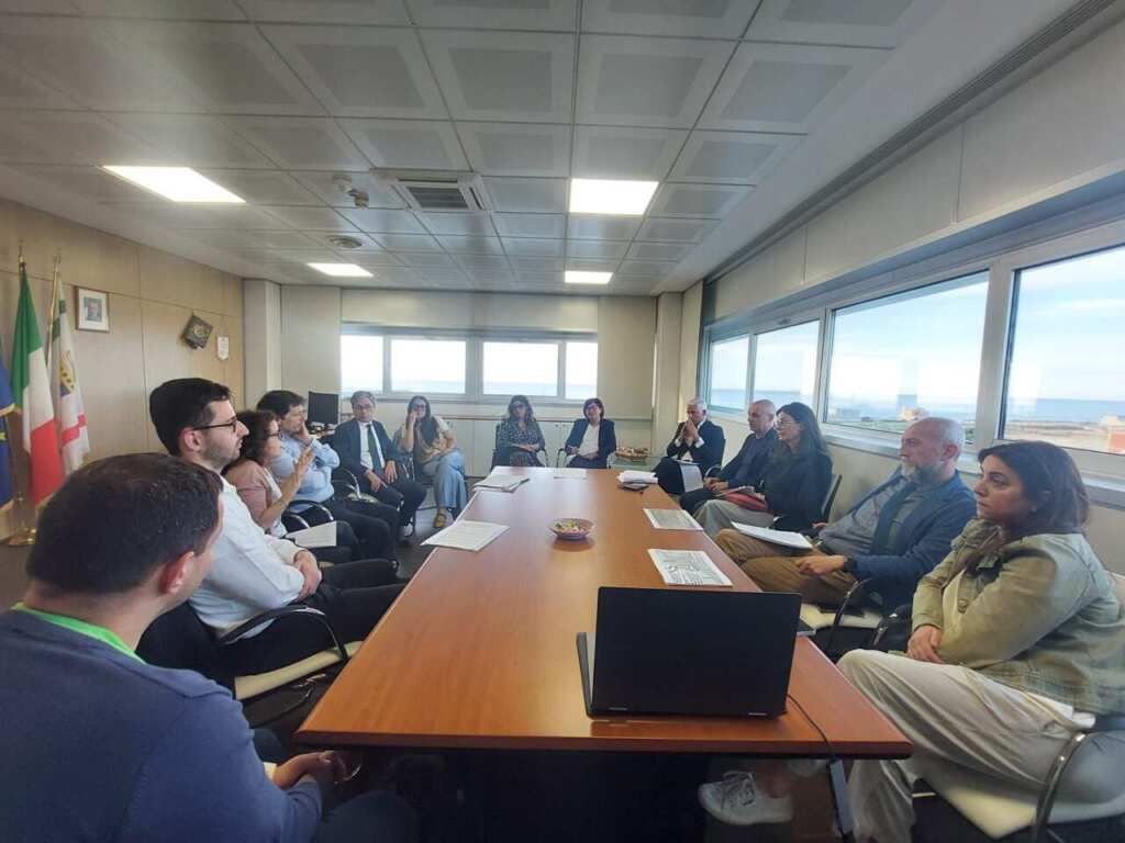 Trasporti, Regione Puglia e FS incontrano i pendolari: dialogo aperto su disservizi e cantieri