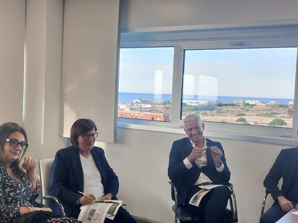 Trasporti, Regione Puglia e FS incontrano i pendolari: dialogo aperto su disservizi e cantieri
