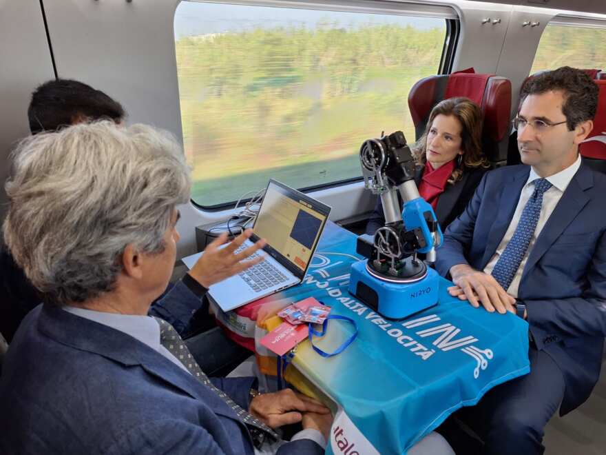 Il Politecnico di Bari a caccia di talenti, via al viaggio di Polibus e Politrain: dieci tappe in Puglia e Basilicata Il Politecnico di Bari a caccia di talenti, via al viaggio di Polibus e Politrain: dieci tappe in Puglia e Basilicata
