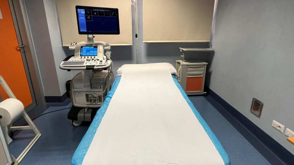 Molfetta, associazione dona 2 poltrone all’ospedale: «Più comfort per i pazienti di Radiologia» – FOTO