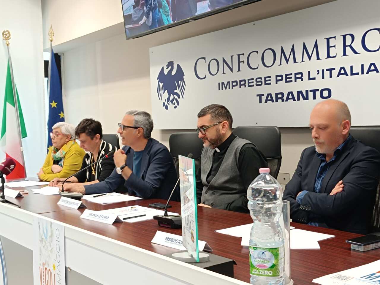 Taranto celebra uno dei suoi simboli: ecco la Sagra della cozza nei vicoli di Città Vecchia Taranto celebra uno dei suoi simboli: ecco la Sagra della cozza nei vicoli di Città Vecchia