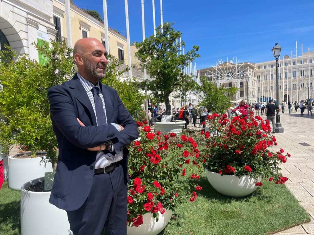 A Bari la 10° edizione di “Primavera Mediterranea”: piazza del Ferrarese si trasforma in un giardino urbano – FOTO