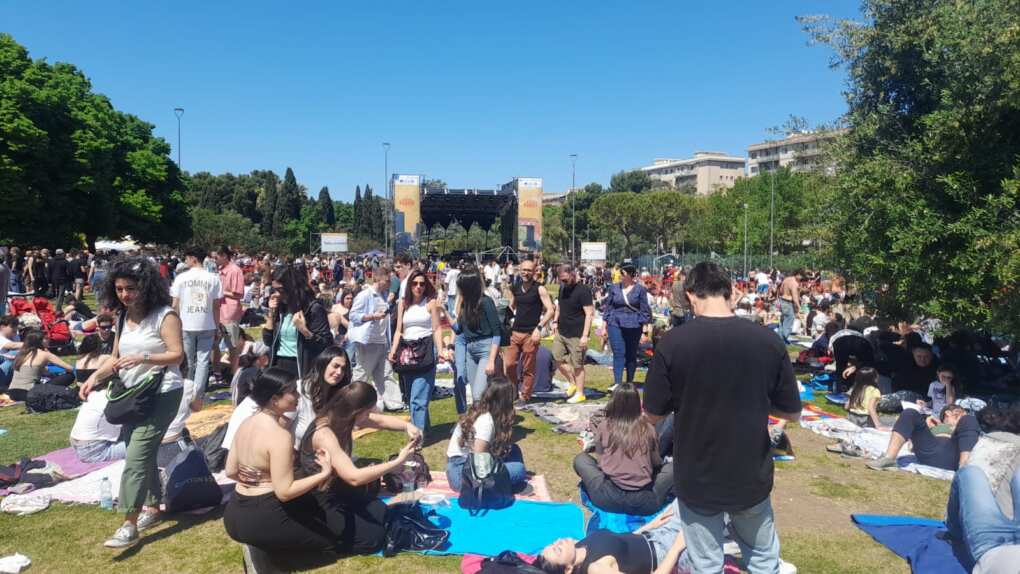 Primo Maggio, a Bari è già estate: spiagge prese d’assalto. Poi tutti al Parco 2 Giugno Primo Maggio, a Bari è già estate: spiagge prese d’assalto. Poi tutti al Parco 2 Giugno