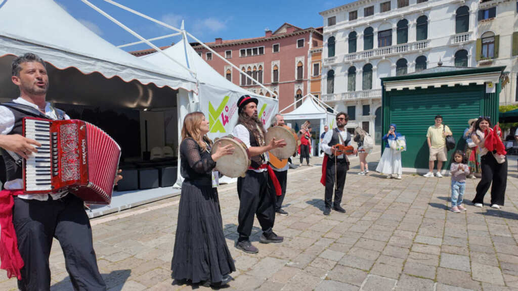 Festival delle Regioni, la Puglia a Venezia saluta da protagonista tra realtà virtuale e pizzica – VIDEO Festival delle Regioni, la Puglia a Venezia saluta da protagonista tra realtà virtuale e pizzica – VIDEO