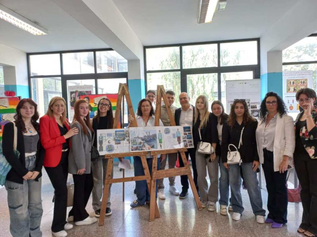 Bari, studenti progettano QR code per la sicurezza sul lavoro in edilizia e metalmeccanica – FOTO