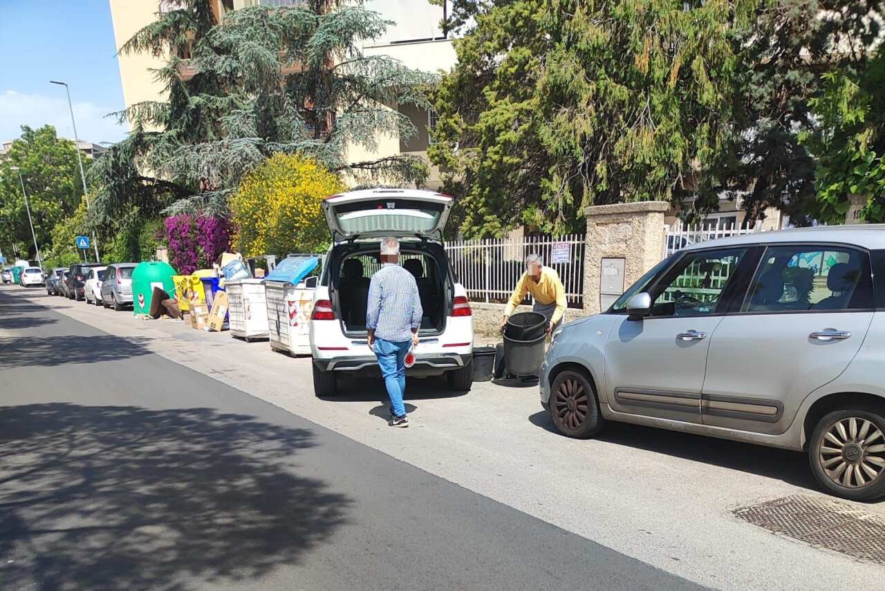 Bari, oltre 1300 sanzioni in 4 mesi per abbandono di rifiuti: il Comune punta sulla videosorveglianza con l’IA Bari, oltre 1300 sanzioni in 4 mesi per abbandono di rifiuti: il Comune punta sulla videosorveglianza con l’IA
