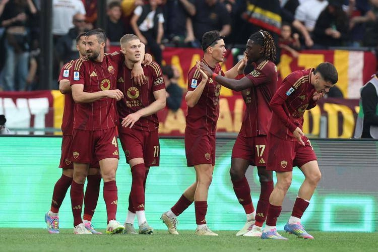 Roma-Fiorentina 1-0, Dovbyk firma il colpo Champions di Ranieri e fa volare i giallorossi Roma-Fiorentina 1-0, Dovbyk firma il colpo Champions di Ranieri e fa volare i giallorossi