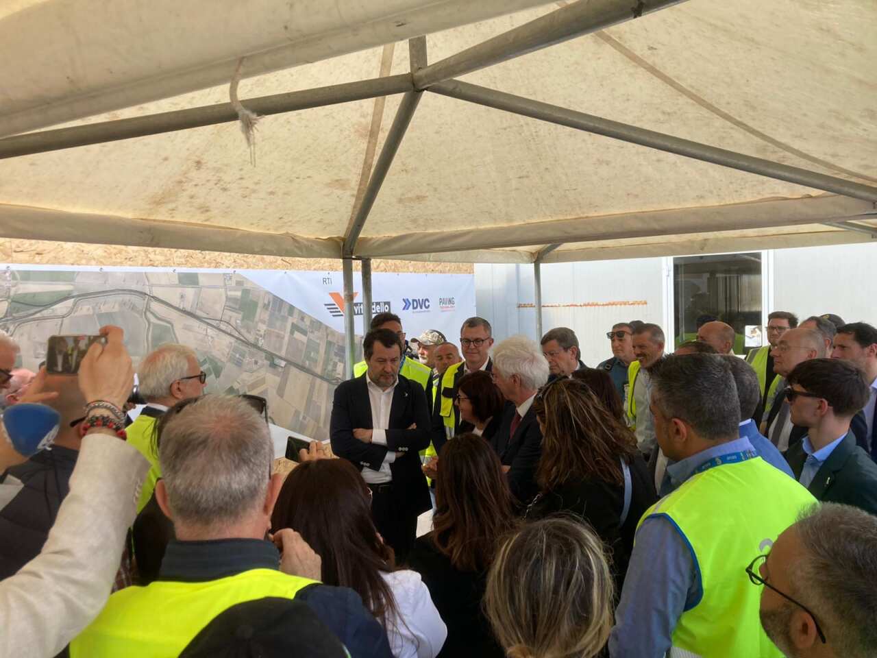 Ss16, sopralluogo di Salvini al cantiere tra Foggia e San Severo: «Investiamo 160 mln»