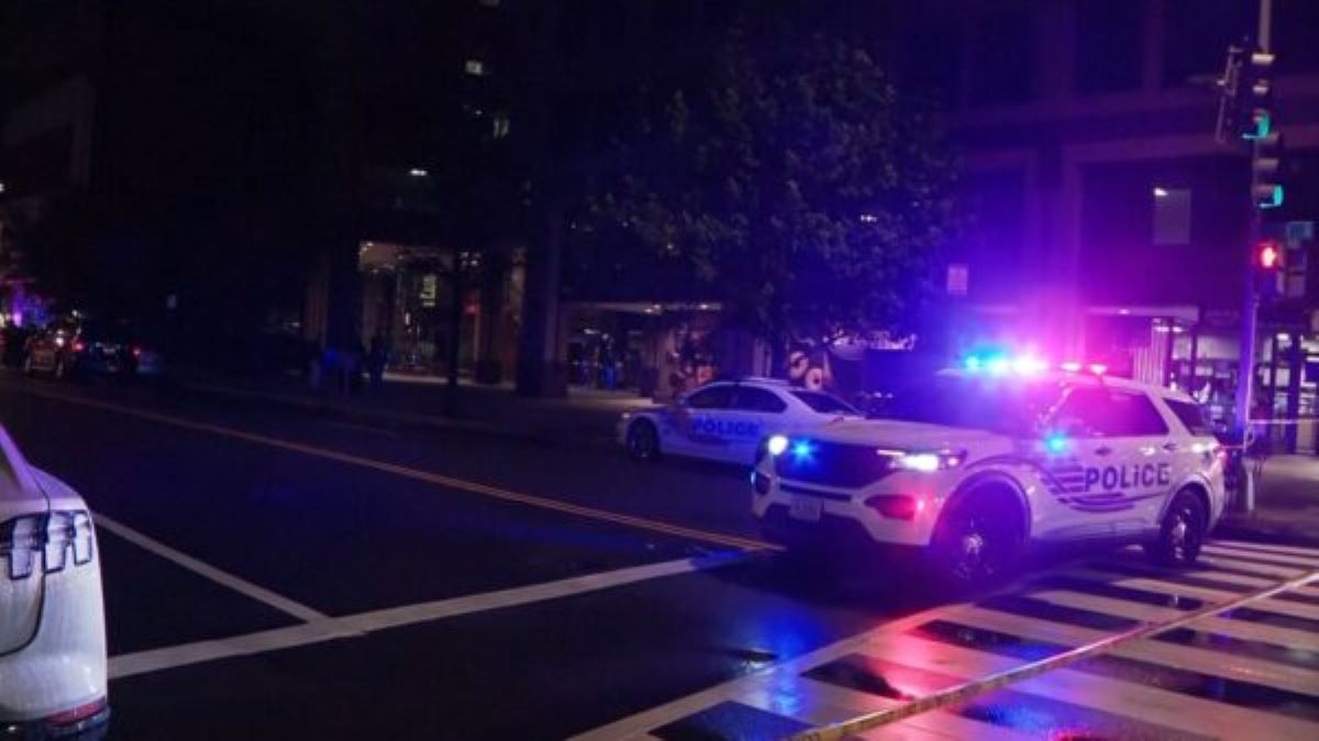 Sparatoria a Washington, uccisi due membri dell’ambasciata israeliana: fermato un sospetto