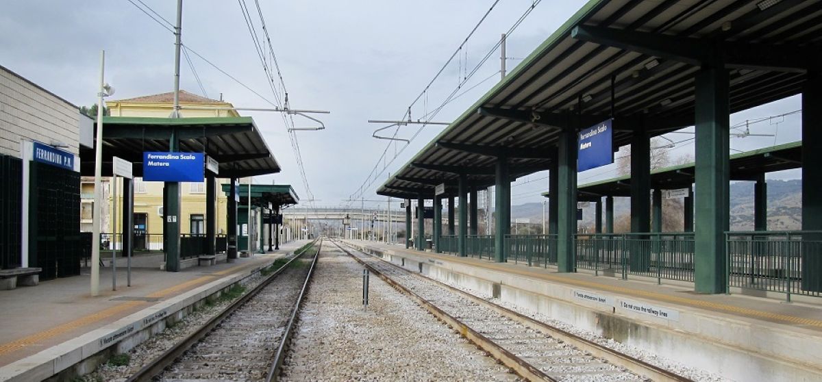 Lavori sulla linea Taranto-Ferrandina, Cifarelli: «Definanziamento grave. Anche Matera ne risentirebbe» Lavori sulla linea Taranto-Ferrandina, Cifarelli: «Definanziamento grave. Anche Matera ne risentirebbe»